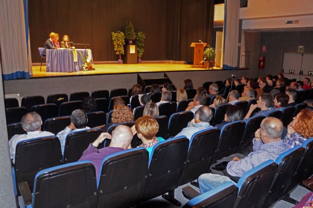 La escritora local Mª Dolores Mateo presenta en Las Torres de Cotillas su libro Para vosotros - 4, Foto 4