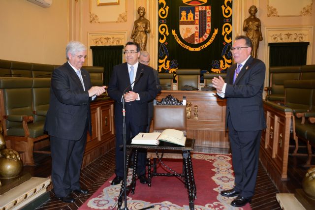 El Ayuntamiento de Jumilla recibe al pregonero de la Semana Santa 2014, Francisco Abellán Martínez - 1, Foto 1