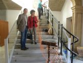 El Ayuntamiento de Lorca instala un salvaescaleras