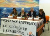 Voluntarios, estudiantes y familiares de enfermos participan en las jornadas Alzheimer: pasado, presente y futuro de la enfermedad