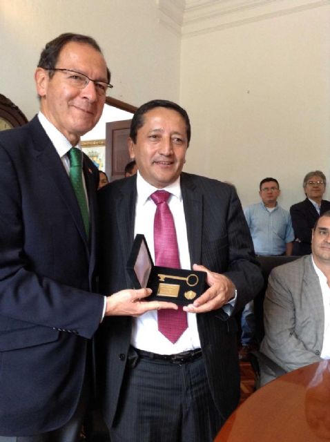 El Concejo de Popayán nombra Huésped de Honor al Alcalde Cámara y le entrega las Llaves de la Ciudad - 1, Foto 1