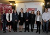La Universidad de Murcia firma un convenio de colaboración con asociación de ayuda a mujeres con cáncer de mama