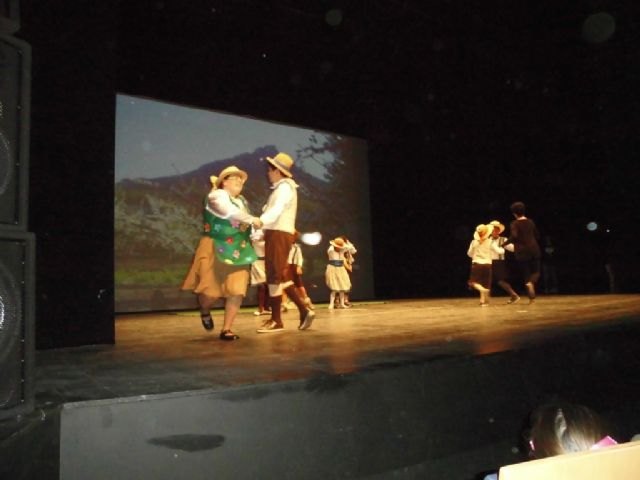 Castaño subraya la labor sobresaliente de Ascopas con la representación de ´Sonrisas y Lágrimas´ - 2, Foto 2