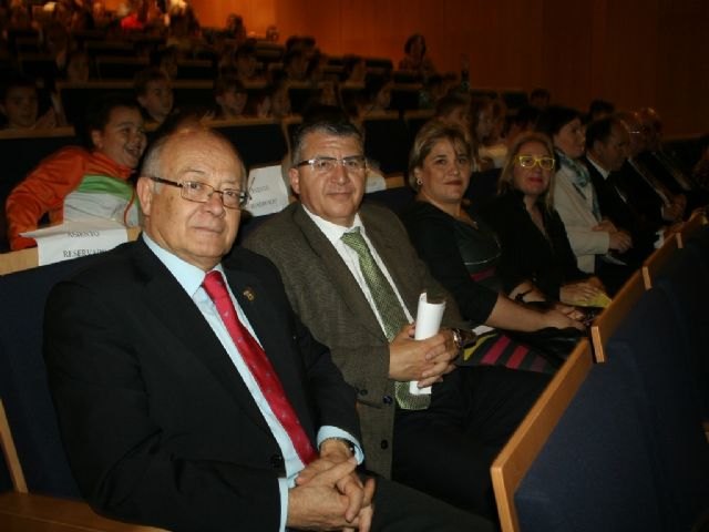 Castaño subraya la labor sobresaliente de Ascopas con la representación de ´Sonrisas y Lágrimas´ - 4, Foto 4