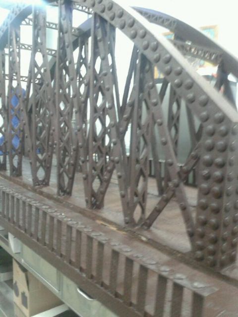 Una empresa de Cehegín participa en la elaboración en chocolate del Puente de Hierro de Murcia - 1, Foto 1