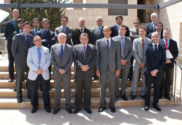 José María Albarracín analiza ante directivos y empresarios los retos a los que se enfrenta la Región - 1, Foto 1