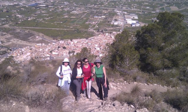 A total of 24 walkers participating in a tour of the village of Murcia Beniajn, Foto 3