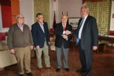 El Ayuntamiento entrega 13.000 euros a la Junta Central de Cofradas de Semana Santa