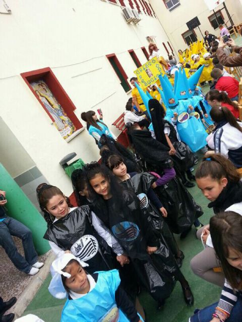 Los alumnos del colegio Divino Maestro torreño sacan un año más su procesión de los Pasitos - 4, Foto 4