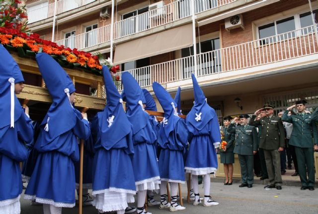 La Guardia Civil escolta el paso del Cristo del Amor en su procesión del Viernes de Dolores 2014 - 1, Foto 1