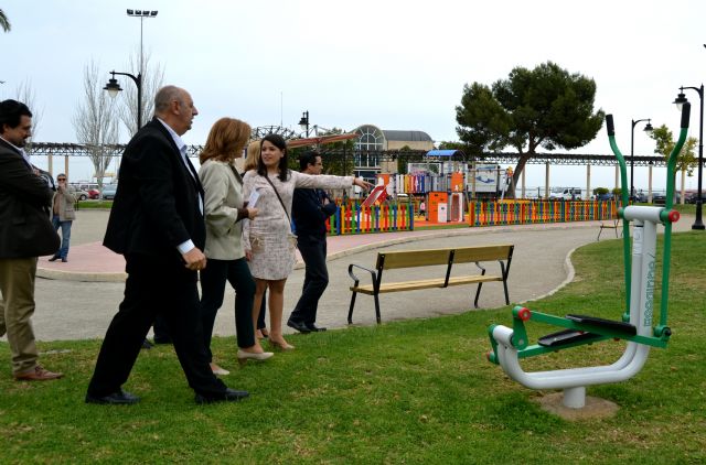 Nueva zona de juegos, área biosaludable y mobiliario urbano en el Parque del Mar Reyes de España - 2, Foto 2
