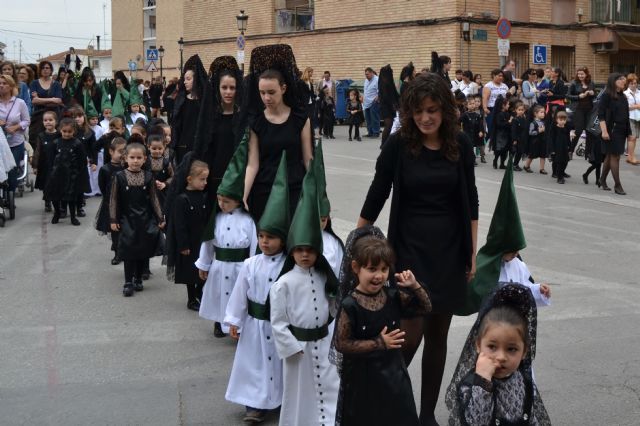 Los alumnos del San Pedro Apóstol trasladan en procesión la imagen de San Juan Evangelista - 2, Foto 2