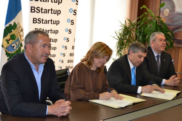 Ayuntamiento y Banco Sabadell firman un convenio para facilitar financiación a emprendedores locales - 1, Foto 1