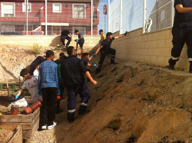 El Ayuntamiento de Molina de Segura colabora con el CEIP Maestro Francisco Martínez Bernal en su Semana Cultural 2014 dedicada al huerto escolar - 1, Foto 1