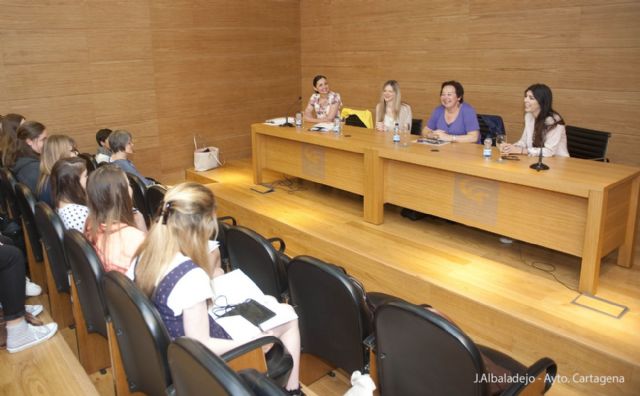Un grupo de estudiantes inglesas llega a Cartagena para aprender español - 2, Foto 2