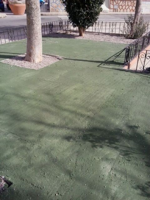 PSOE denuncia que el Ayuntamiento tapa su incompetencia en el mantenimiento de las zonas ajardinadas del municipio cubriéndolas con cemento - 2, Foto 2