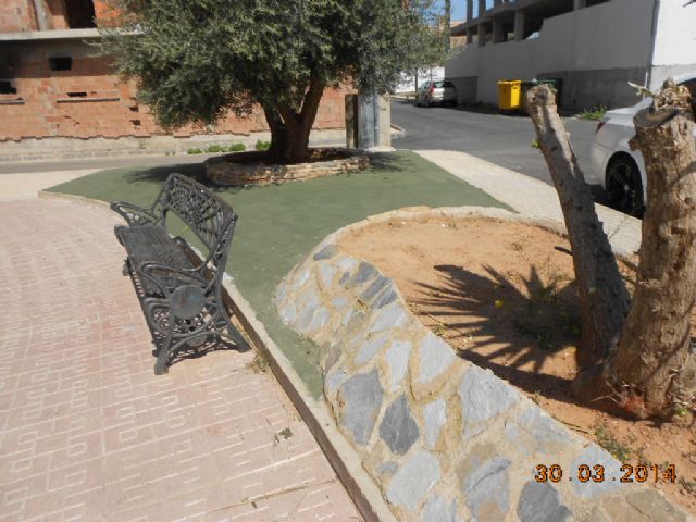 PSOE denuncia que el Ayuntamiento tapa su incompetencia en el mantenimiento de las zonas ajardinadas del municipio cubriéndolas con cemento - 4, Foto 4