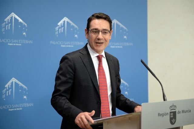 El portavoz del Gobierno regional, José Gabriel Ruiz, durante la rueda de prensa posterior a la reunión del Consejo de Gobierno., Foto 1