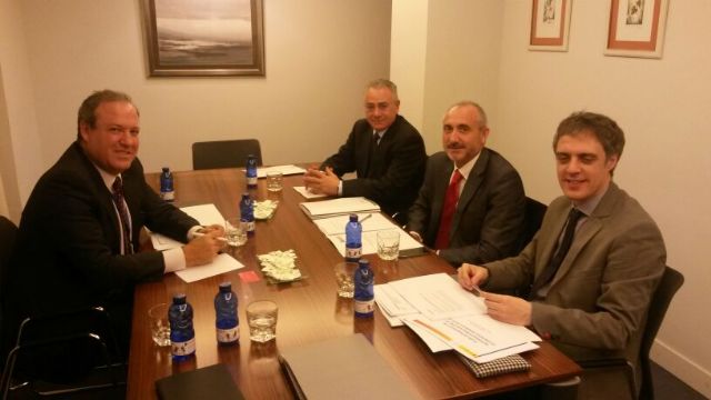 Los empresarios del sector del mueble y la madera  exponen sus necesidades a jesus terciado, presidente de la confederacion española de la pequeña y mediana empresa - 1, Foto 1