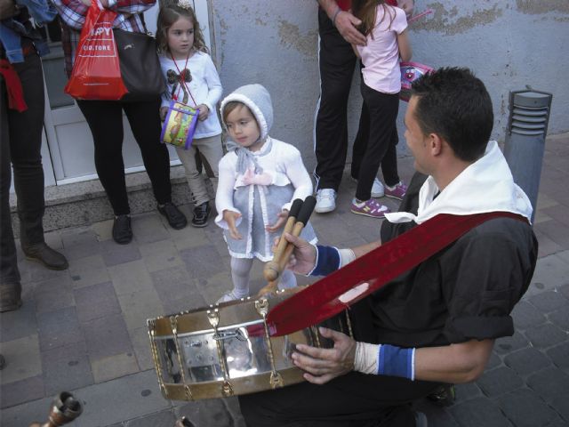 La alegría y el alborozo de los tambores llenaron la calles de Las Torres de Cotillas - 1, Foto 1
