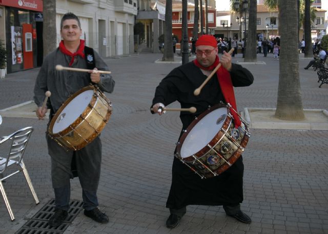 La alegría y el alborozo de los tambores llenaron la calles de Las Torres de Cotillas - 3, Foto 3