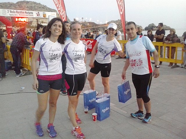 Un nmero grupo de atletas del Club de atletismo de Totana participaron en la II Media maratn nocturna de Aguilas y en los II 10 km de Aguilas - 2