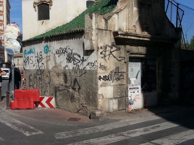 IU-Verdes reclama al Ayuntamiento acciones contundentes ante el aumento de pintadas - 1, Foto 1
