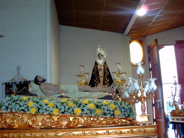 La imagen del Cristo Yacente protagoniza la procesión penitencial de la Cofradía del Santo Entierro el Viernes Santo en Molina de Segura - 1, Foto 1