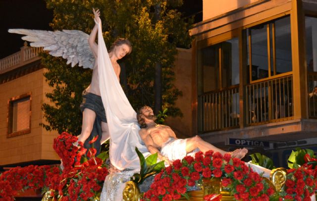 Cientos de fieles y nazarenos participan en la procesión del Santo Entierro de San Pedro del Pinatar - 1, Foto 1