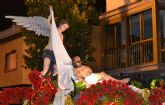 Cientos de fieles y nazarenos participan en la procesin del Santo Entierro de San Pedro del Pinatar