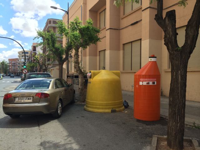 Medio Ambiente y Aertamur reparten cerca de 600 embudos en una campaña de sensibilización sobre el reciclado de aceites - 1, Foto 1