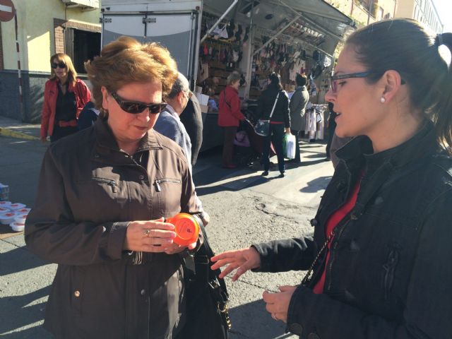 Medio Ambiente y Aertamur reparten cerca de 600 embudos en una campaña de sensibilización sobre el reciclado de aceites - 2, Foto 2