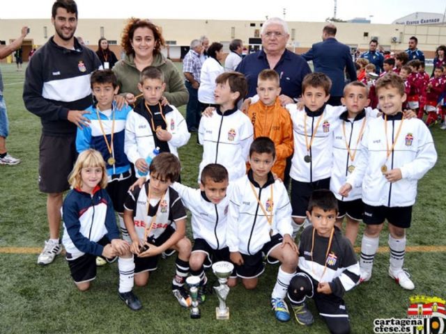 Los benjamines del Granada se hacen con el Torneo de Fútbol 8 - 4, Foto 4
