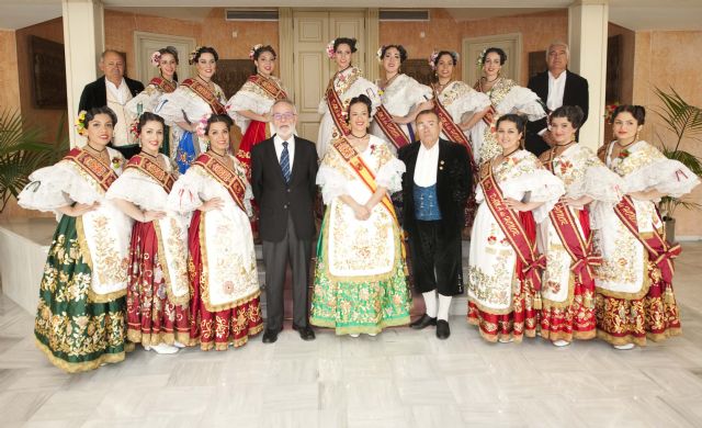 La Reina de la Huerta 2014 y su corte de honor, en la Asamblea Regional - 2, Foto 2