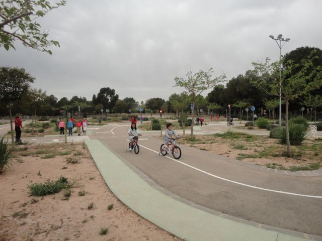 Decenas de niños y niñas pasan durante estos días de vacaciones, por el Centro Infantil de Tráfico - 2, Foto 2