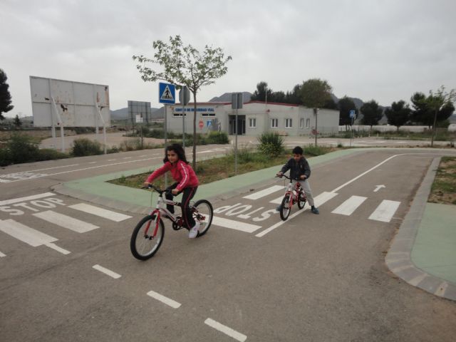 Decenas de niños y niñas pasan durante estos días de vacaciones, por el Centro Infantil de Tráfico - 5, Foto 5