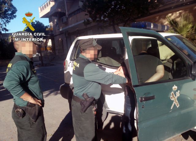 La Guardia Civil detiene a tres personas presuntamente relacionadas con un delito de tentativa de homicidio - 1, Foto 1