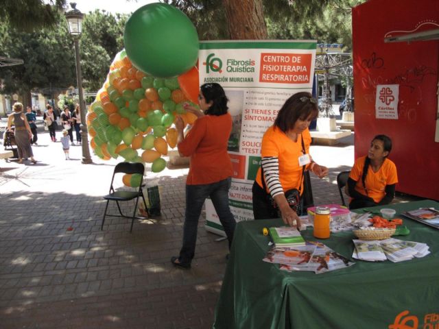 Mascletá de globos para concienciar de la Fibrosis Quística - 1, Foto 1