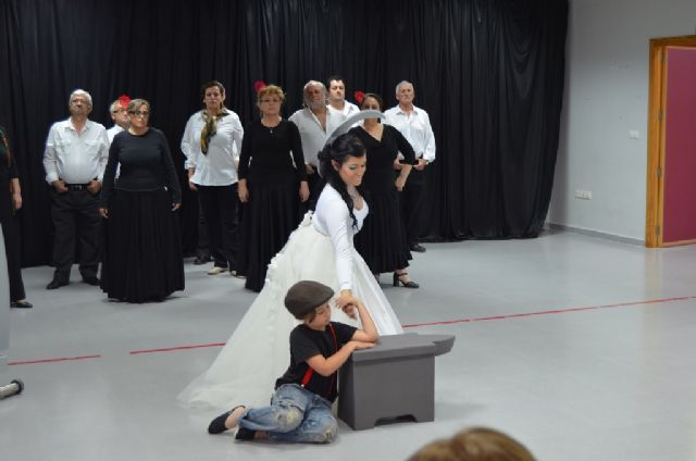 El grupo de teatro San Javier recitó a García Lorca por el Día del Libro - 2, Foto 2