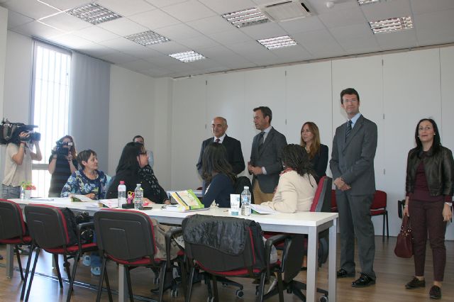 El alcalde solicita al presidente regional apoyo en la agilización de las obras de la autovía y en el proyecto contract de la Feria del Mueble - 2, Foto 2