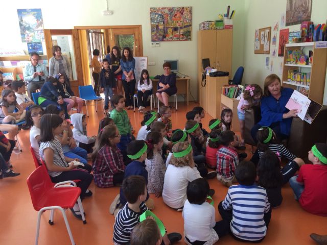 Niños y niñas de Jumilla conmemoran el Día del Libro con la actividad  Maestras que cuentan - 3, Foto 3