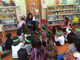 Niños y niñas de Jumilla conmemoran el Da del Libro con la actividad  'Maestras que cuentan'