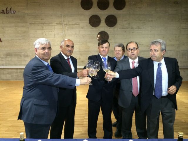 Alberto Garre visita Jumilla en la que ha sido una de las primeras visitas oficiales como presidente de la Comunidad Autónoma de Murcia - 1, Foto 1