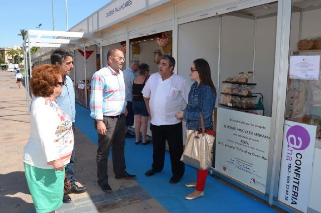 La Feria de Artesanos de Primavera abre sus puertas en la explanada Barnuevo - 1, Foto 1