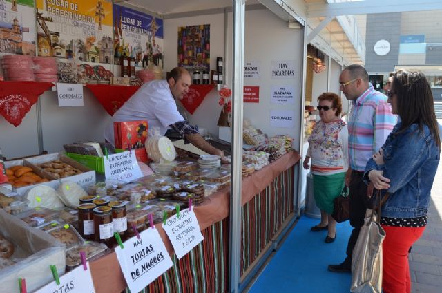 La Feria de Artesanos de Primavera abre sus puertas en la explanada Barnuevo - 2, Foto 2
