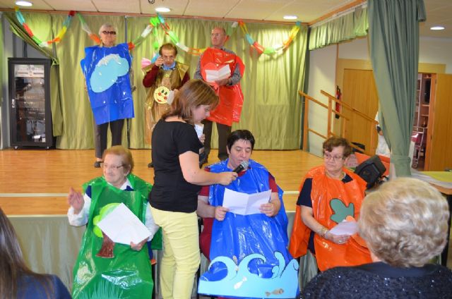 Los Mayores del Centro de Día de San Javier celebran el Día del Libro con una jornada de Cuentos sin barreras - 1, Foto 1