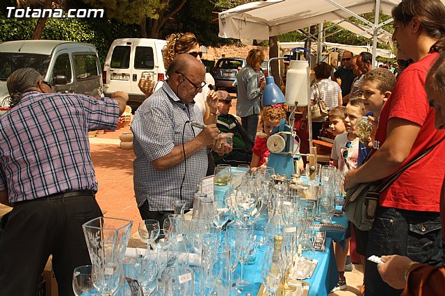 El mercadillo artesano de La Santa congrega a numeroso pblico en las inmedicaciones del atrio del santuario en una jornada festiva - 8