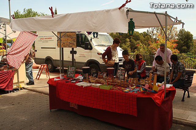 El mercadillo artesano de La Santa congrega a numeroso pblico en las inmedicaciones del atrio del santuario en una jornada festiva - 12