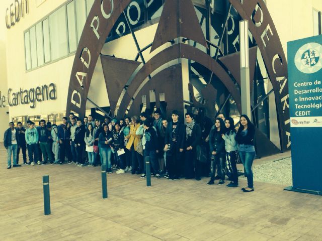 El Comenius Regio lleva las nuevas tecnologías a estudiantes del Isaac Peral - 1, Foto 1