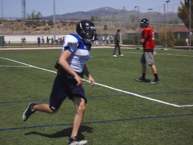 El capitán del Cehegín Wolves participa en una concentración de la selección absoluta de fútbol americano - 1, Foto 1